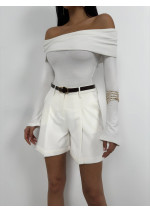 Balti šortai su dirželiu