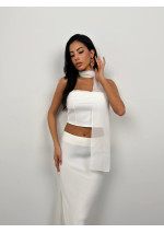 Baltos spalvos palaidinukė su skarele